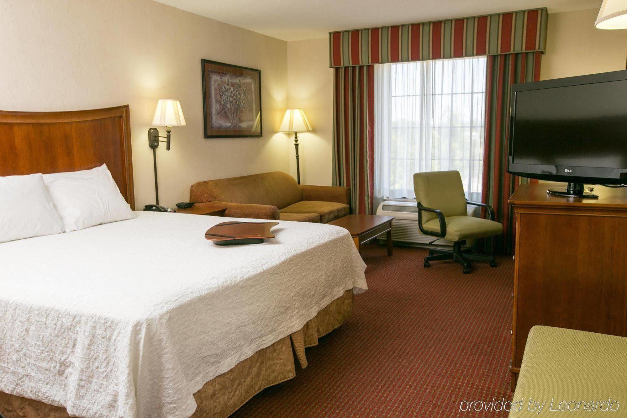 Hampton Inn Hadley-Amherst Area Buitenkant foto